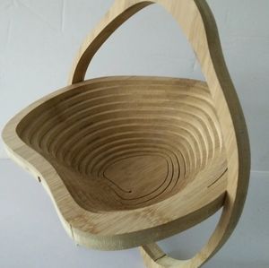 Harry and David THE CONTOUR PEAR co - friendly pear-shaped bamboo basket trivet